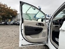 2023 Chrysler Grand Caravan SXT Minivan - Photo 11