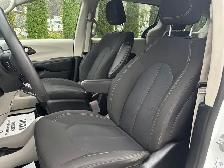 2023 Chrysler Grand Caravan SXT Minivan - Photo 15