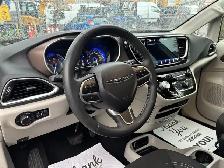 2023 Chrysler Grand Caravan SXT Minivan - Photo 16
