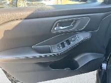 2024 Nissan Rogue SV - Photo 13