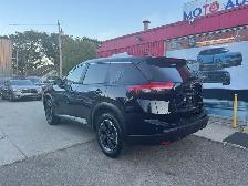 2024 Nissan Rogue SV - Photo 16