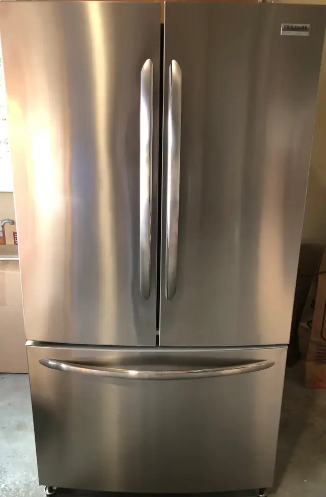 Refrigerator - Frigidaire FGHN2668TF4