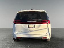 2024 Chrysler Pacifica Touring-L - Photo 5