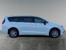 2024 Chrysler Pacifica Touring-L - Photo 8