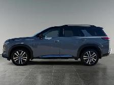2022 Nissan Pathfinder Platinum - Photo 2