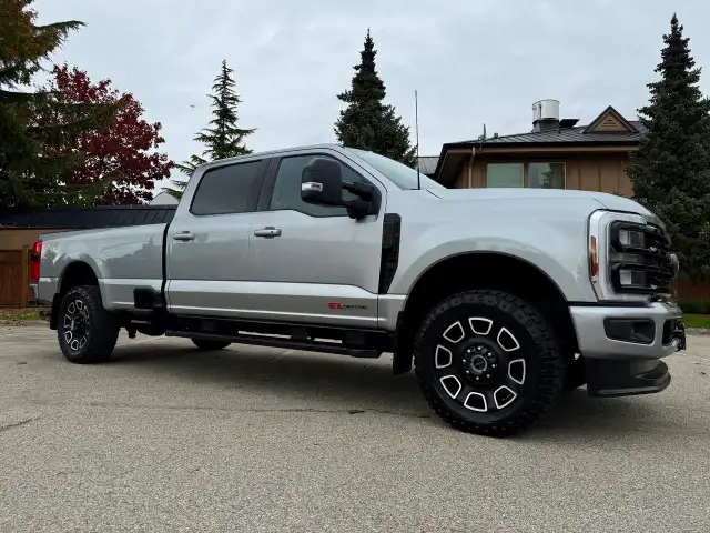2024 Ford SUPER DUTY F-350 SRW PREMIUM FX4 BLACK APP 6.7L HIGH-O