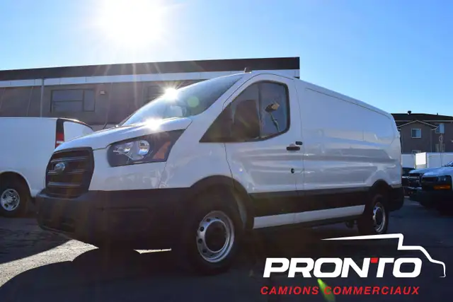 2020 Ford Transit Cargo Van  130WB  Tablettes & Séparateur