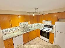BEAUTIFUL END UNIT TOWNHOUSE - 3BDRM 4 BTH - $3400 - Photo 2
