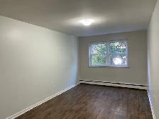 Smoke Free - One Bdrm – Top Floor – Secure Building - Photo 6