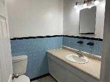 Smoke Free - One Bdrm – Top Floor – Secure Building - Photo 7
