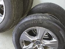 225 65 R17 toyota original rim 2024 with tires - Photo 2