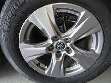 225 65 R17 toyota original rim 2024 with tires - Photo 4
