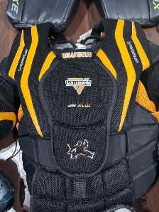 hockey Goalie gear. Pads, skates, chest protector etc.. - Photo 5