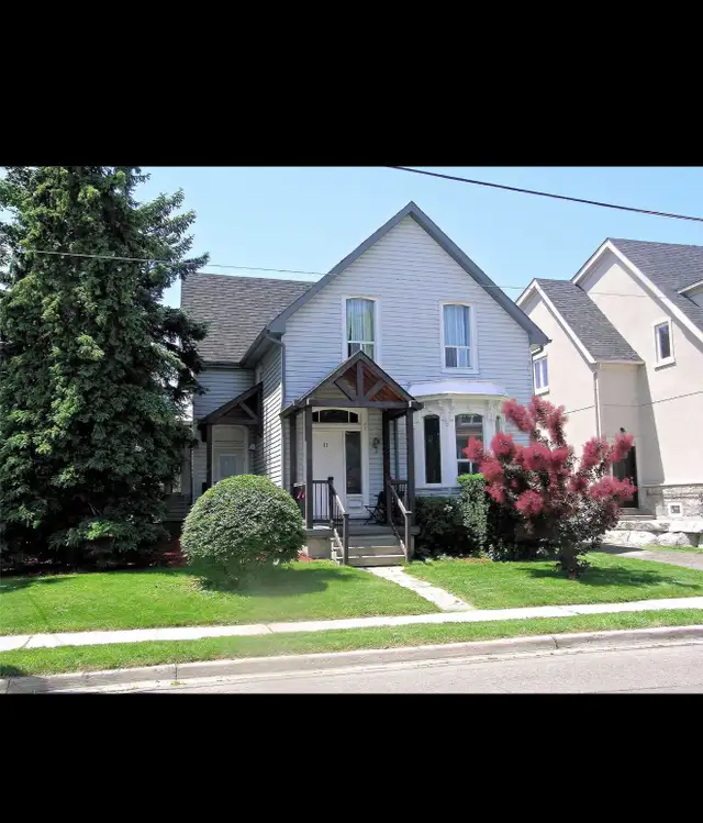 3 bedroom house for rent in downtown Brampton,Utilities are Incl