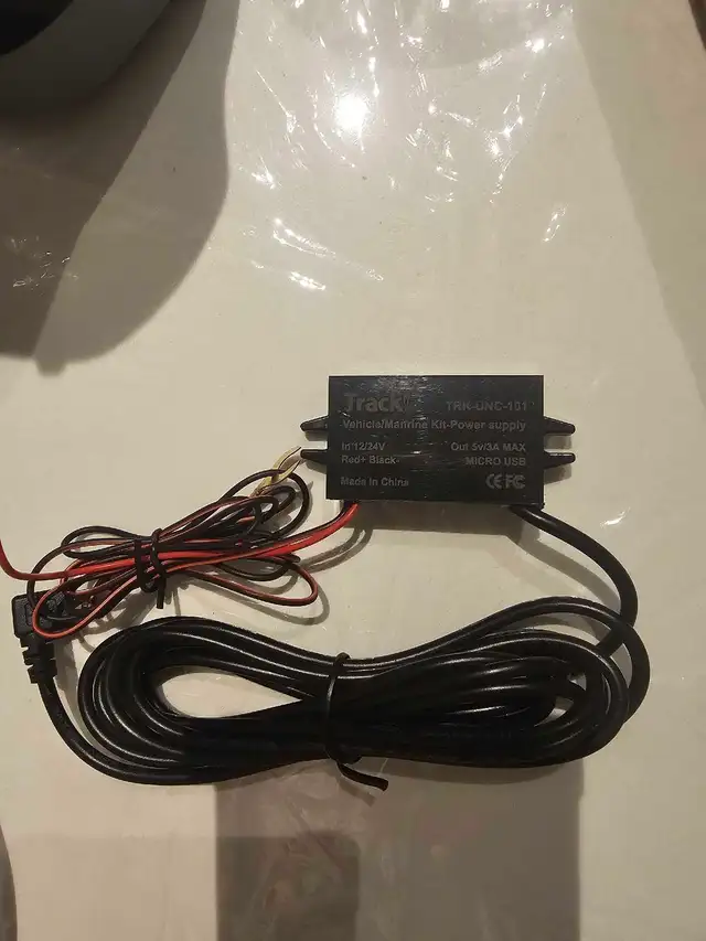 Tracki TRK-UNC-101 Vehicle Marine Kit Power Supply
