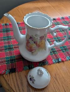 Schumann Arzberg Teapot and Decorative Bowl - Photo 6