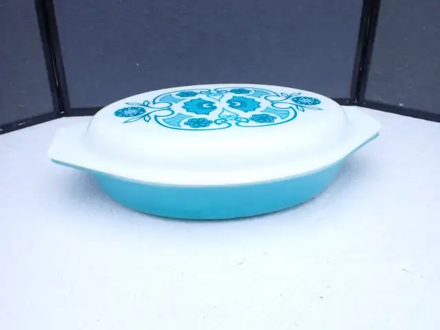 Vintage PYREX Casserole Dish