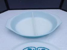 Vintage PYREX Casserole Dish - Photo 3