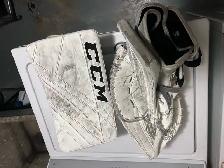 Youth Hockey Goalie Gloves - Photo 5