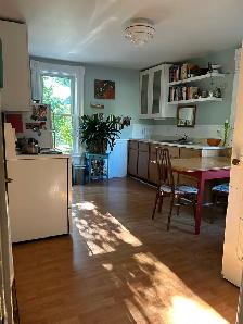 Beautiful Full House Rental - Photo 2