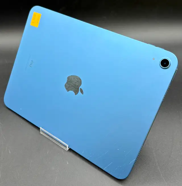64gb 10th Gen Apple iPad ( a2696 )