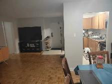 Furnished bedroom for rent in North York - Photo 3