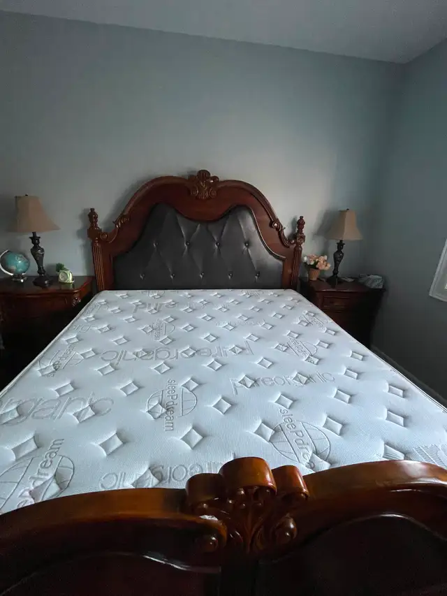 King Size Bedroom Set for Sale in Brampton