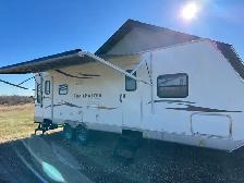 travel trailer - Photo 9