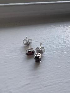 Brand New Silver Garnet Earrings For Sale - Photo 6