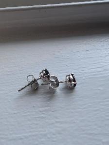 Brand New Silver Garnet Earrings For Sale - Photo 7