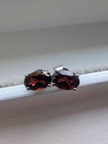 Brand New Silver Garnet Earrings For Sale - Photo 8