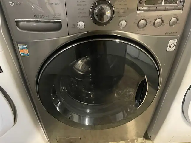 Laveuse sécheuse frontales stainless vapeur LG (remis à neuf)