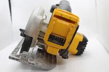 DeWalt (2022) Cordless 6-1/2in. Circular Saw (#44649-1) - Photo 2