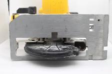 DeWalt (2022) Cordless 6-1/2in. Circular Saw (#44649-1) - Photo 5