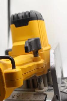 DeWalt (2022) Cordless 6-1/2in. Circular Saw (#44649-1) - Photo 8