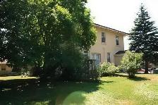 All-Inclusive 2 Bed, Historic Manor - Vine St, St. Catharines - Photo 3