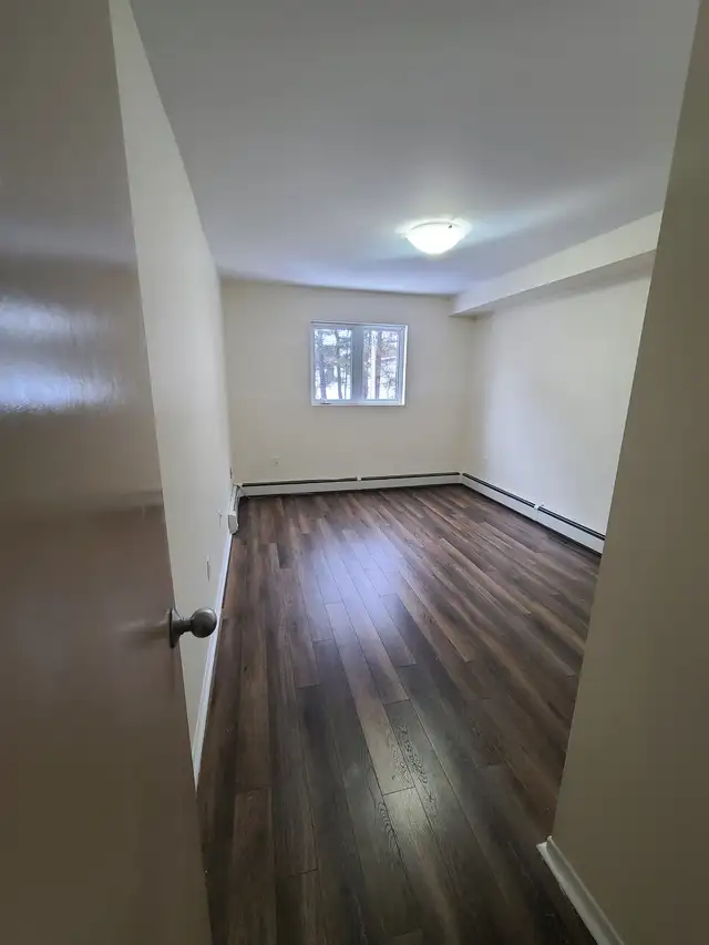 Spacious 2BR w/ Elevator & Dishwasher - 96 North St - Heat/Water