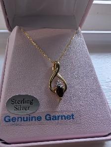 Brand New Gold Plated Garnet Necklace For Sale - Photo 2