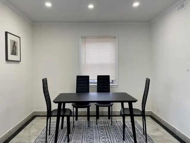 2 bed 2 bath apartment by lakeshore/hurontario