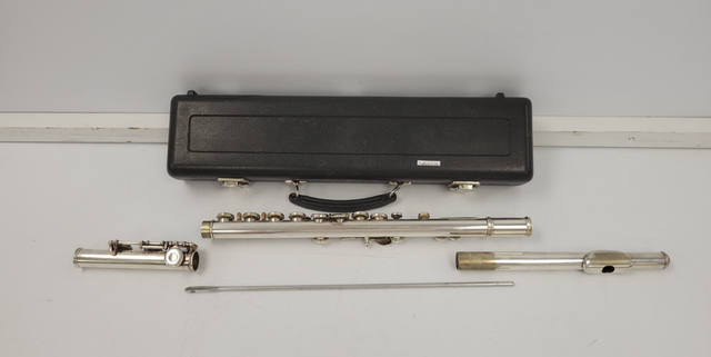 (B670) Armstrong Flute