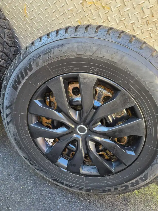 4 pneus d'hiver à vendre