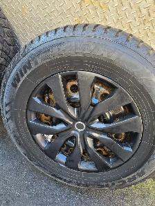 4 pneus d'hiver à vendre