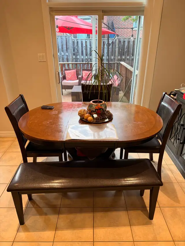 5 seater dining table