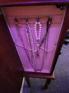 ANTIQUE JEWELRY CABINET BOWMANVILLE - Photo 8