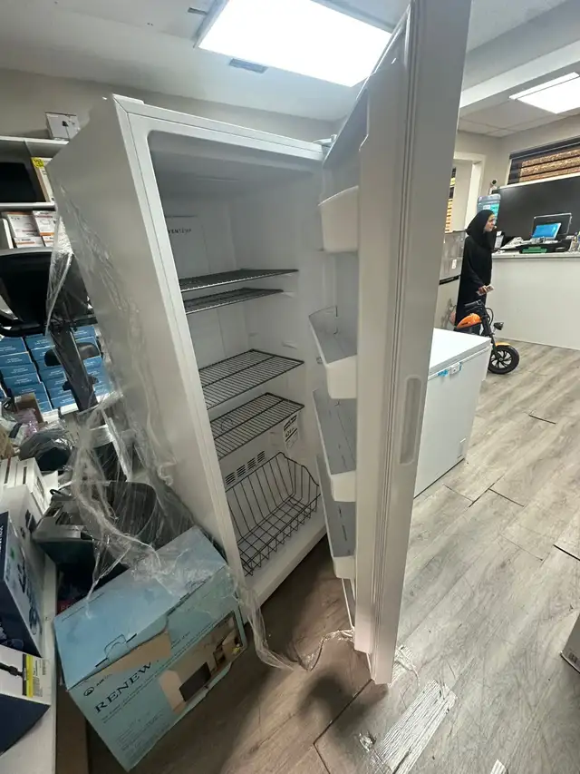 Frigidaire 13 Cu Ft Upright Freezer For Sale