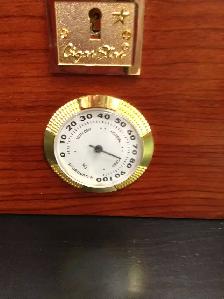 Cigar Star Humidor - Photo 2