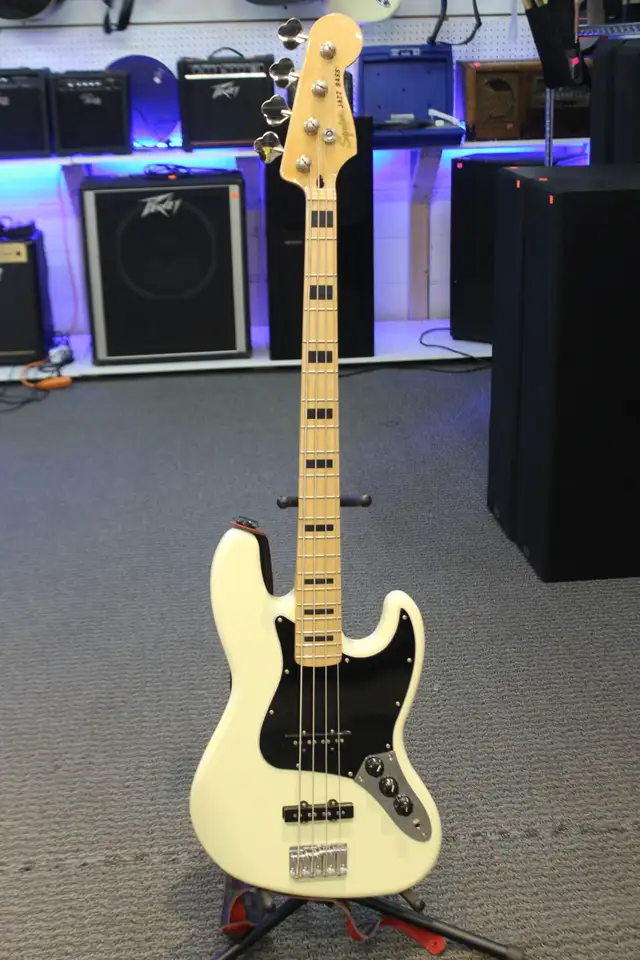 Squier Affinity Series Active Jazz Bass (#44663-2)
