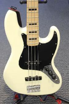 Squier Affinity Series Active Jazz Bass (#44663-2) - Photo 4