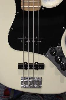 Squier Affinity Series Active Jazz Bass (#44663-2) - Photo 6