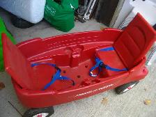 2 SEAT LITTLE RED WAGON WITH SOLID WHEELS AND SEAT BELTS... - Photo 2